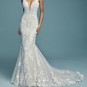 Beautiful Maggie Sotero Tuscany Lynette Lace Wedding Dress